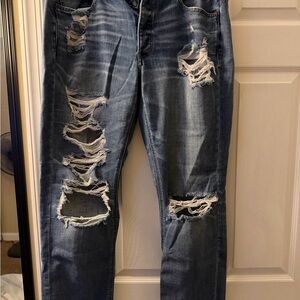 AEO Distressed Tomgirl jeans